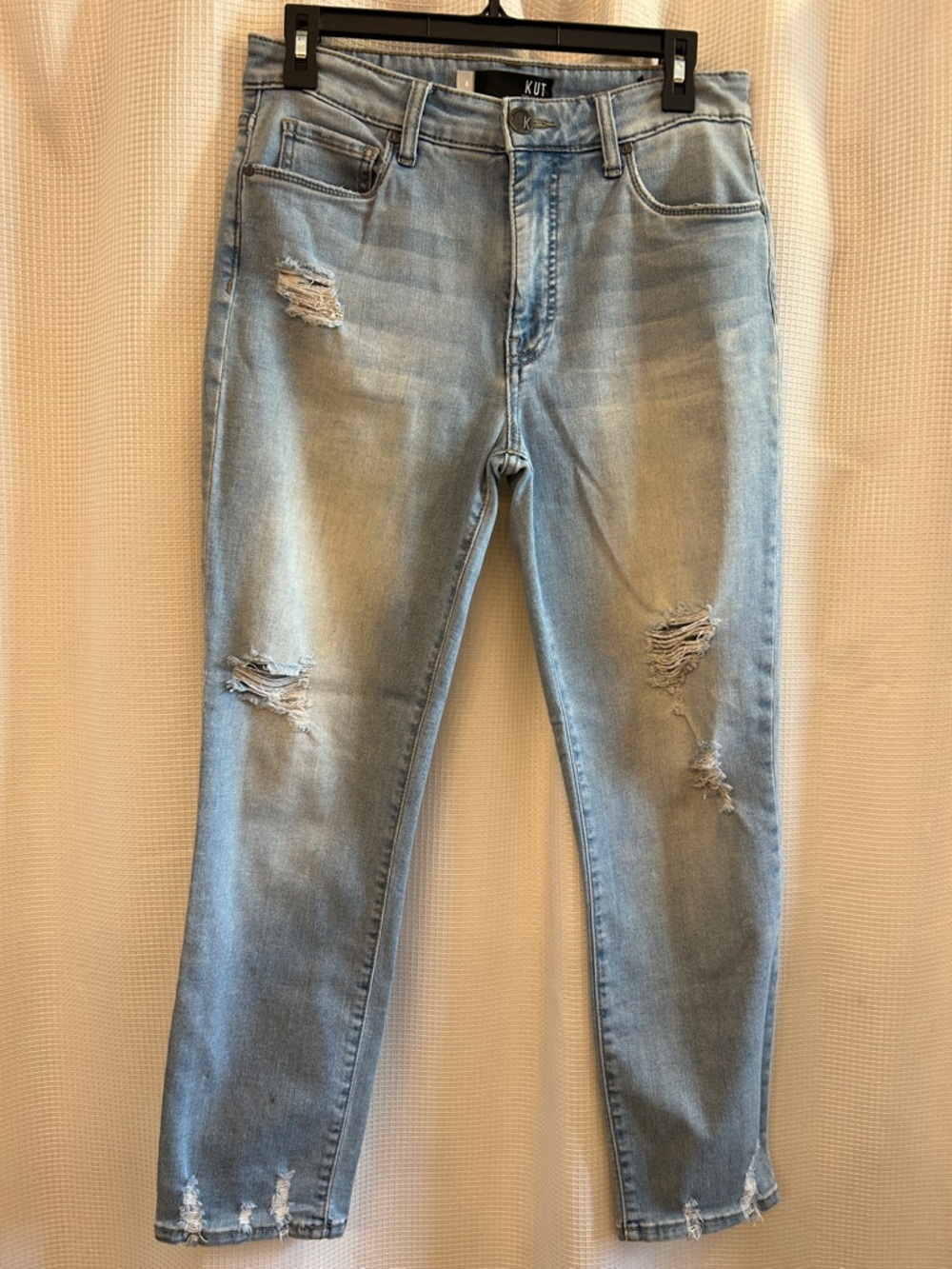 Kut from the Kloth Reese Light Wash Distressed Boyfriend Jeans size 4